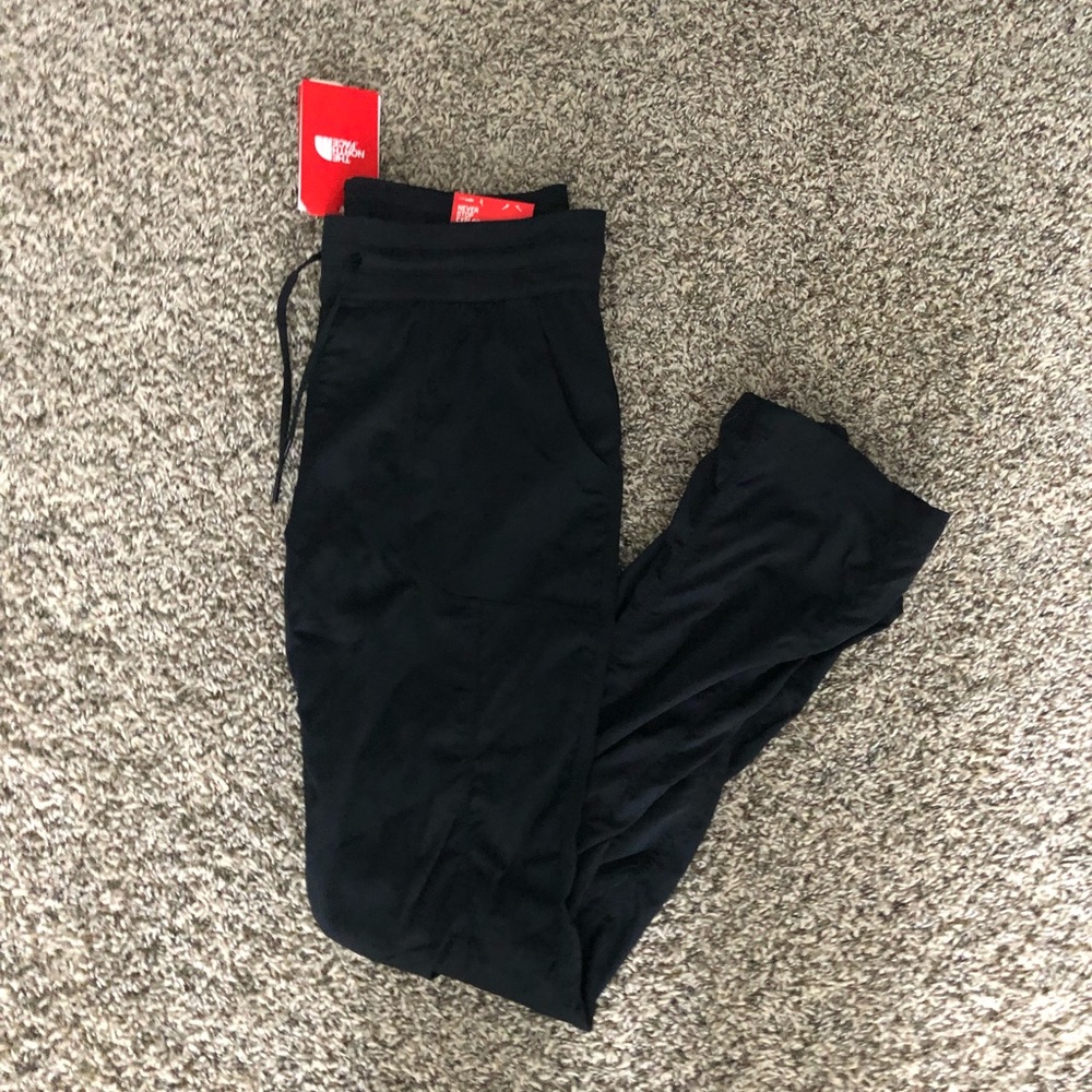 The North Face Women’s Aphrodite 2.0 Black Pants